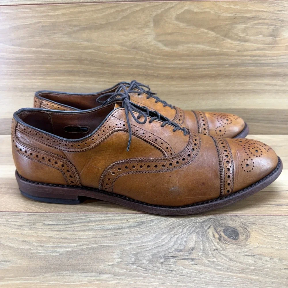Allen Edmonds Strand Oxford Mens 9.5 E Walnut Leather Cap Toe Brogue Medallion